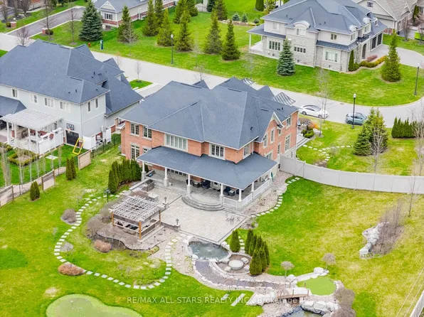37 Country Club Cres #37, Uxbridge, ON L9P 0B8