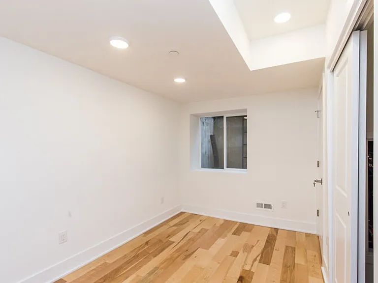 LUDLOW_4100 — Photo 60