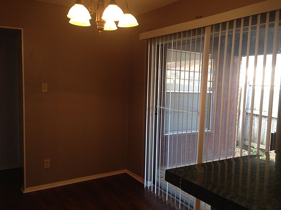 3rd image of 15 Creekmont Ln