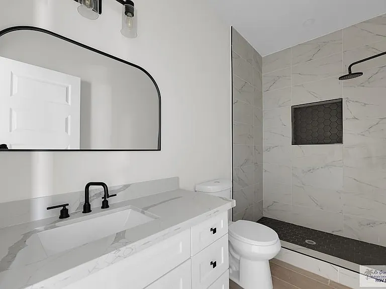 3525 Hidalgo St #3 — Photo 14