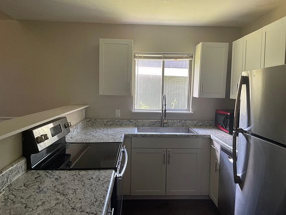 5th image of 2504 Dundee Dr #A