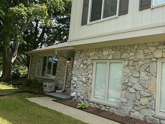 5th image of 1031 Lancashire Ln