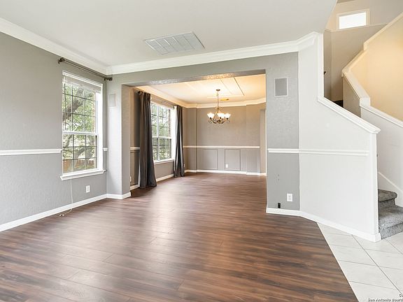 4th image of 906 La Cascada