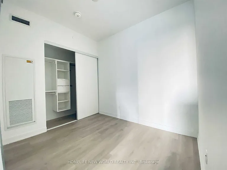 3 Gloucester St #913 — Photo 11