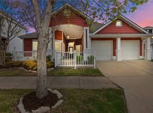 945 Charleston Ln, Savannah, TX 76227