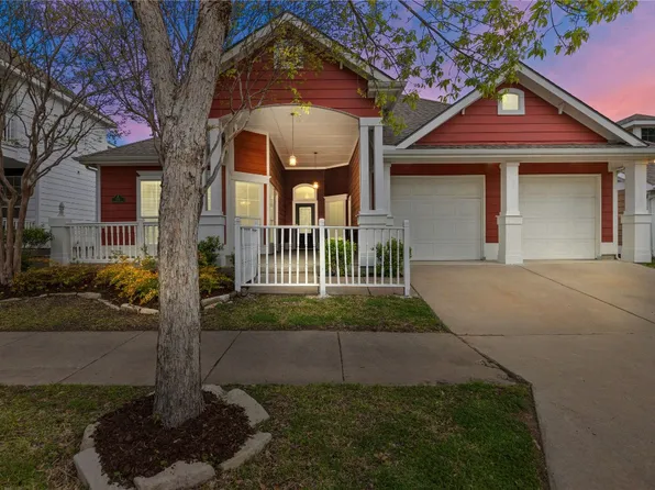 945 Charleston Ln, Savannah, TX 76227