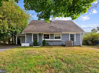 65 Babbitt Ln, Willingboro, NJ 08046