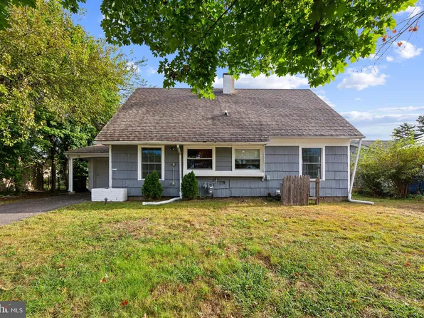 65 Babbitt Ln, Willingboro, NJ 08046