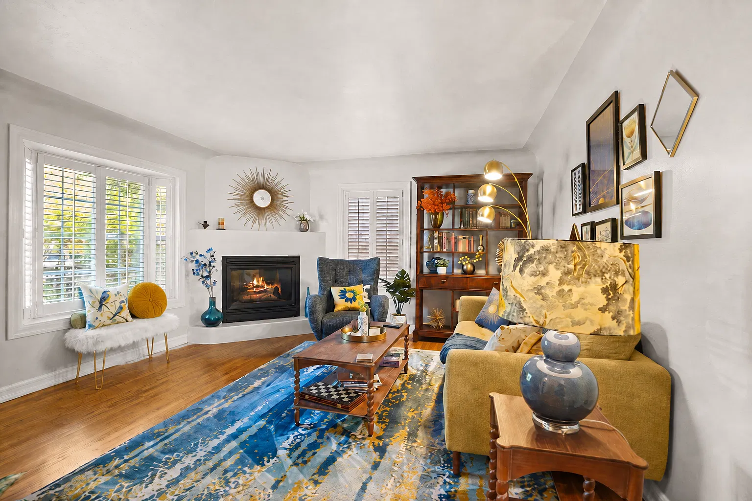 2 bed, 1.5 bath, 1220 sqft, $4,000 — Photo 2