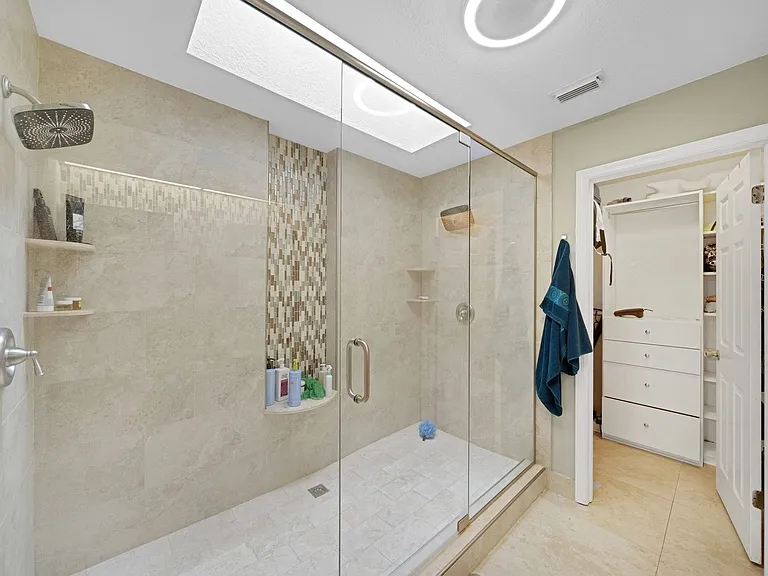 2758 Waymeyer Dr — Photo 23