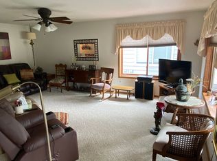 1225 6th Ave N, Windom, MN 56101