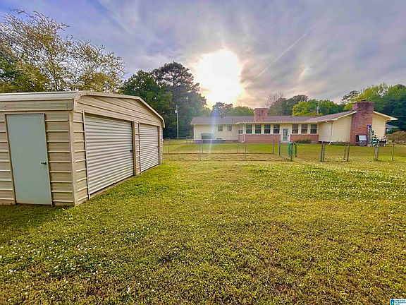 2nd image of 1101 Sugarloaf Ln