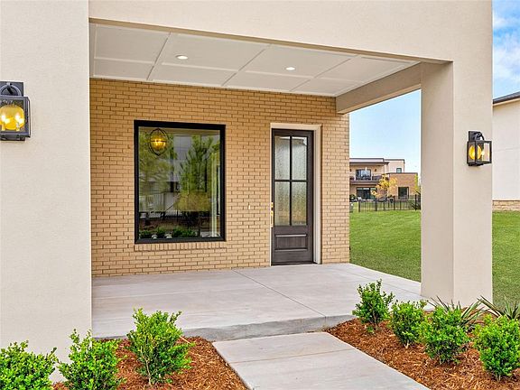 4th image of 814 NW 72nd St