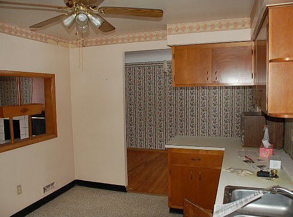 4th image of 194 Maplelawn Dr