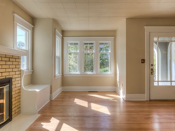 Living Room & Front Entrance