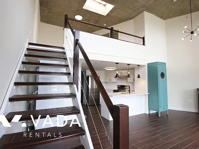 22 Cordova St E #808 — Photo 5