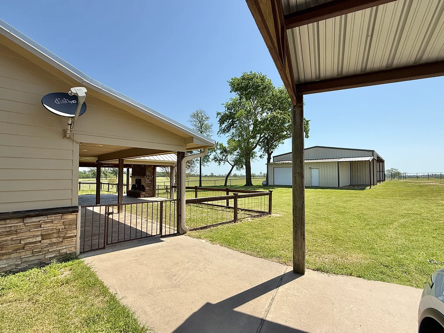 3 bed, 2.5 bath, 3000 sqft, $2,200 — Photo 4
