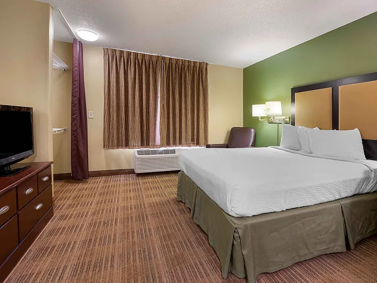 Studio Suite - 1 Queen Bed