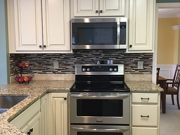 4th image of 10923 Symington Cir