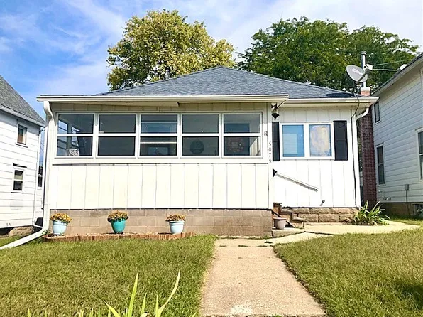 507 1/2 E 5th St, Rock Falls, IL 61071