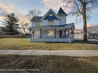 210 S Maple Ave, Maple Rapids, MI 48853