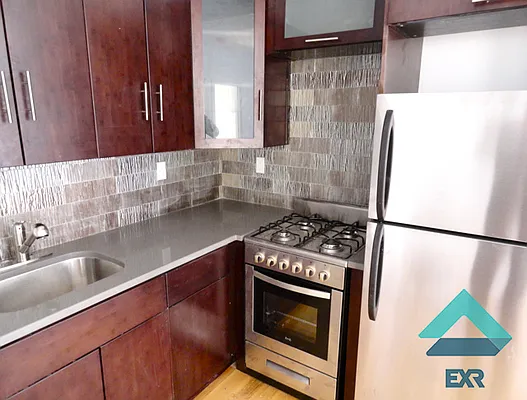 Rented by EXR | media 17