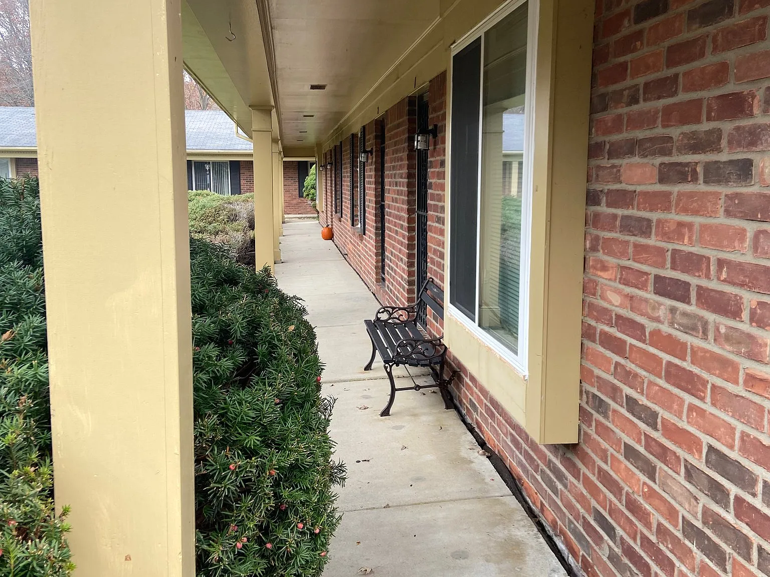 1bed 1 bath Brick Apartment in Burton — Photo 2