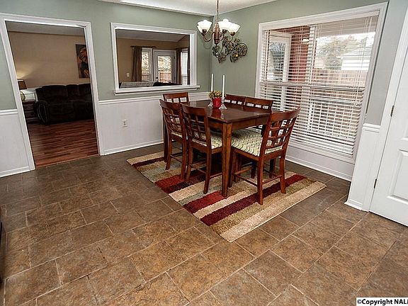 2nd image of 209 Cedar Creek Cir