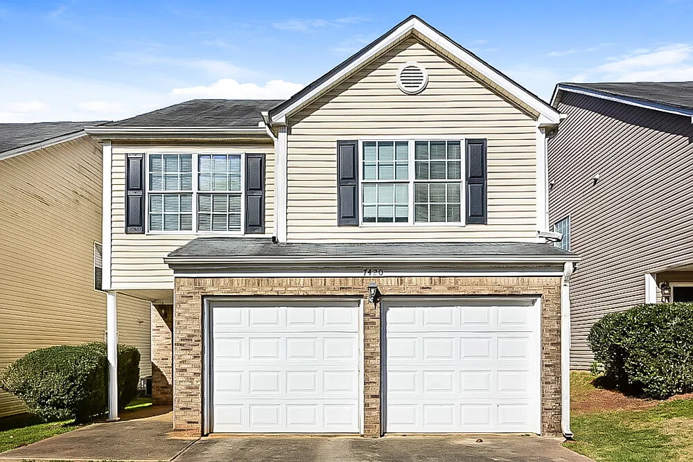 4 bed, 2.5 bath, 1970 sqft, $2,770 — Photo 1