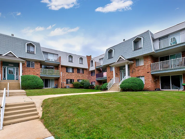 Arundel Apartments — Photo 22