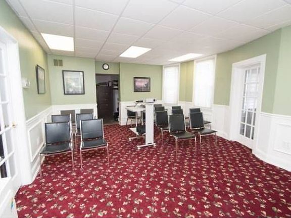 Lg meeting / living room