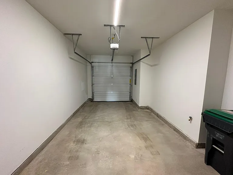 1 car garage
