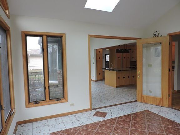 4th image of 1310 Indian Hill Dr