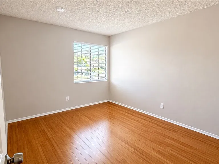 19178 Bel Air Dr — Photo 13