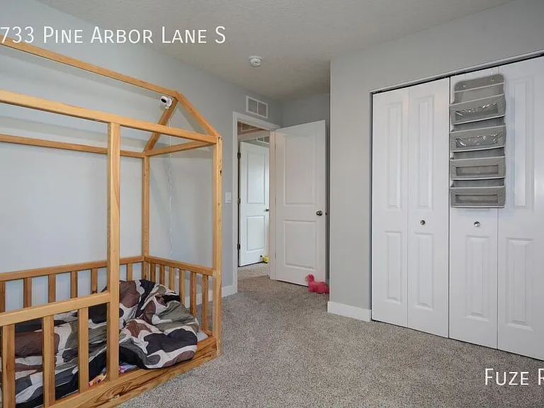 6733 Pine Arbor Ln S — Photo 13
