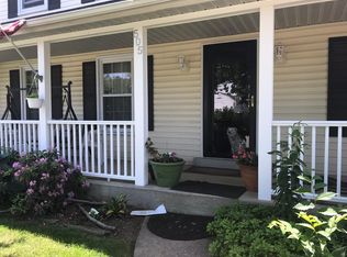 505 Hunt Way Ln, Herndon, VA 20170