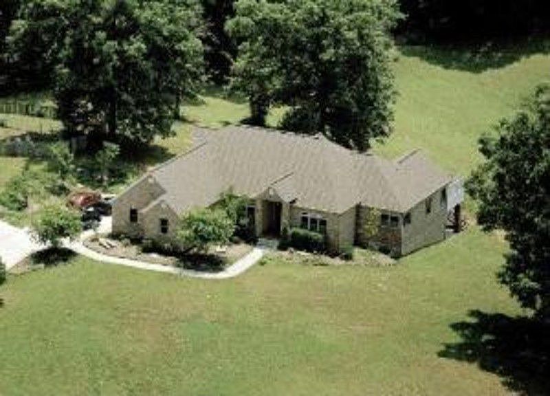 1st image of 120 Ashford Ln