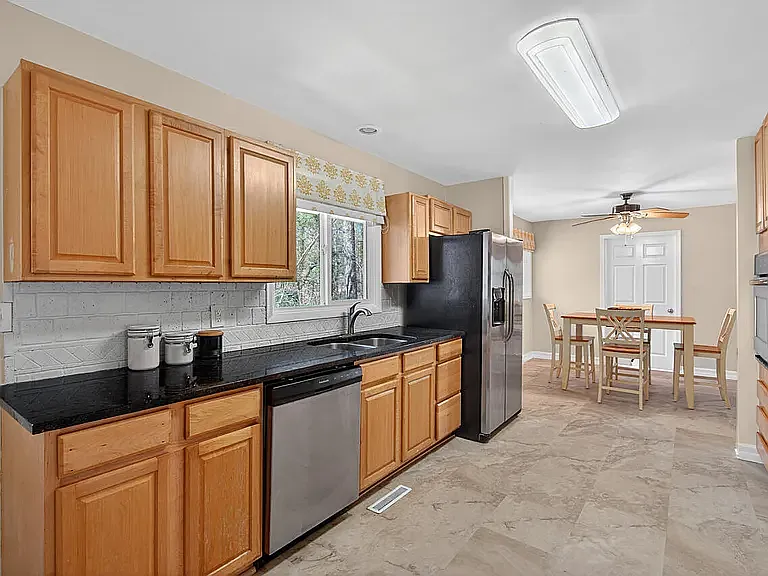 920 Shadylawn Rd — Photo 3