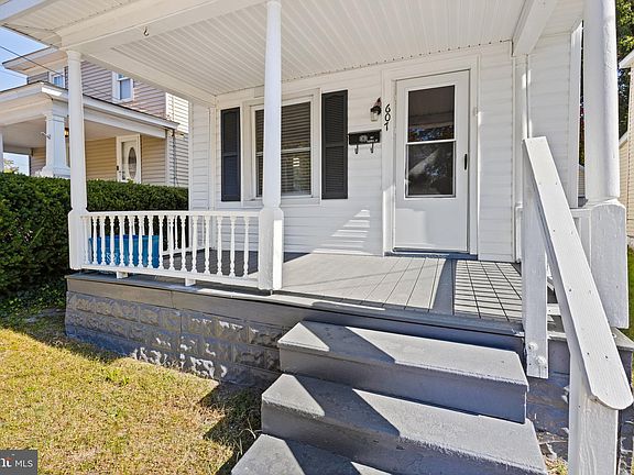 3rd image of 607 Oak Hill Ave