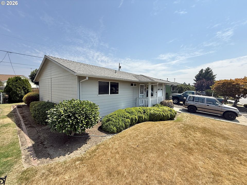 1st image of 1662 Umpqua Rd