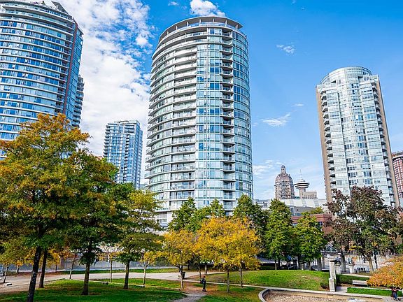 3rd image of 58 Keefer Pl #806
