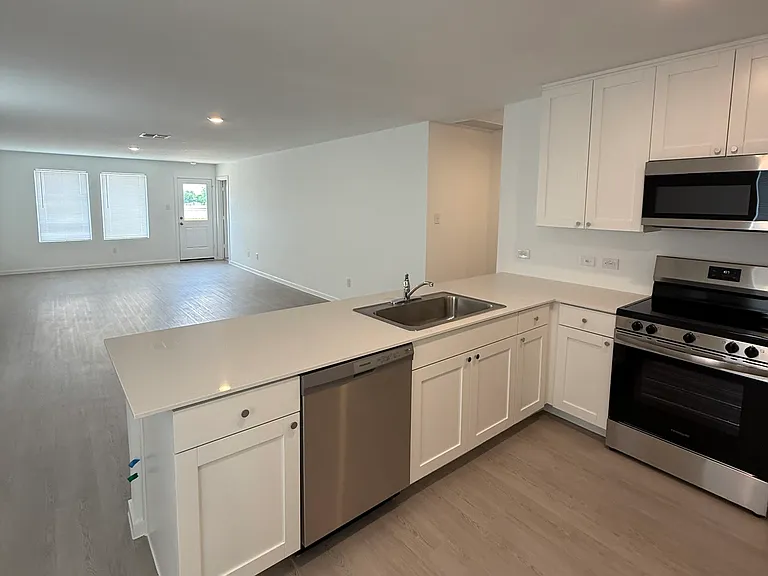 604 Rancho Del Cielo Loop — Photo 10