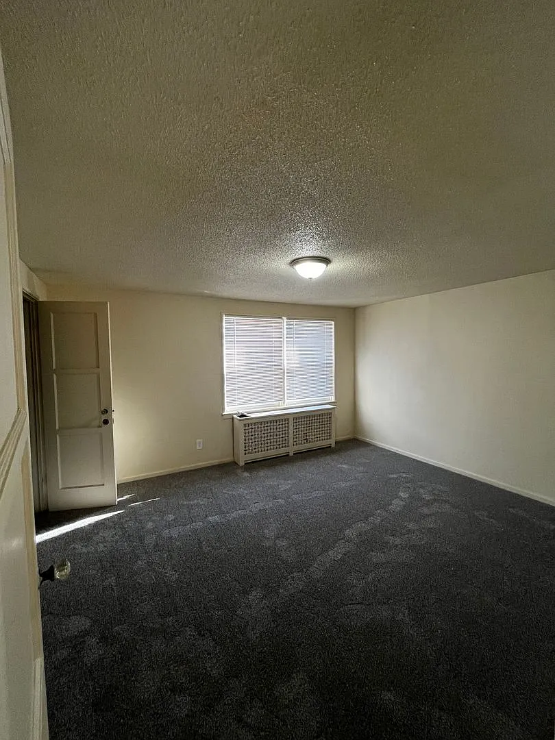 2 Bedroom 1 Bathroom Townhome Close To Warren Air Force Base — Photo 4