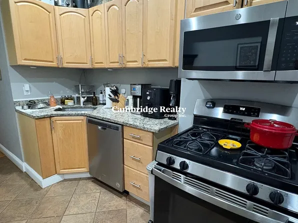 18 Portsmouth St #T, Cambridge, MA 02141