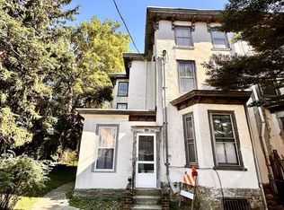 30 W Penn St #1F, Philadelphia, PA 19144