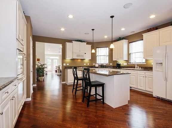 4th image of 2071 John Paul Jones Ln #2071