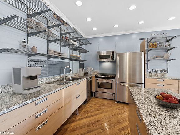 5th image of 3402 W McLean Ave APT 2E
