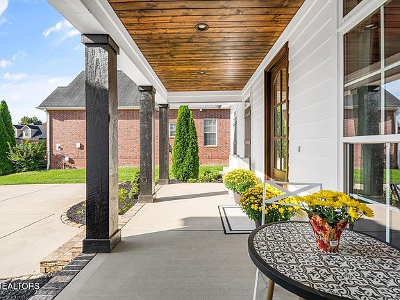 5th image of 12725 Edgebrook Way
