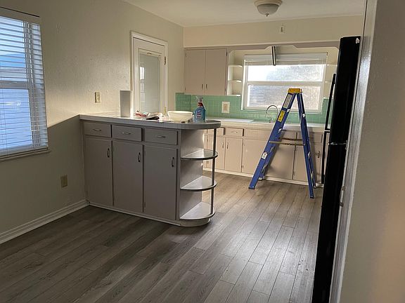 4th image of 3137 North Blvd