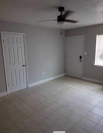 3rd image of 1702 Birchwood Cir #A